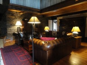 Priory Lounge - Holidays Cottages in France